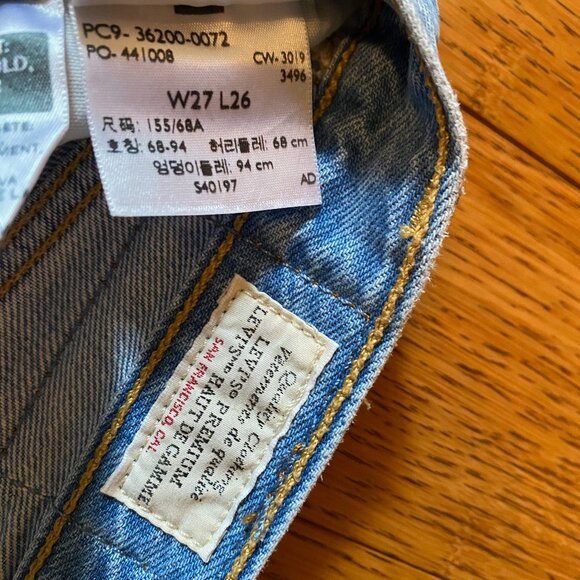 Levi's 501 Crop Premium Jeans - Picture 8 of 8
